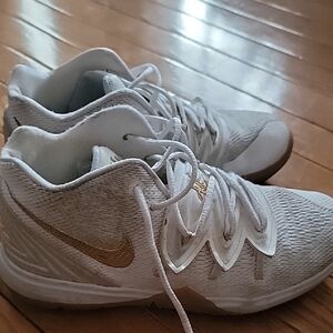 Nike Kyrie 5 GS "Irish" Basketball Shoes